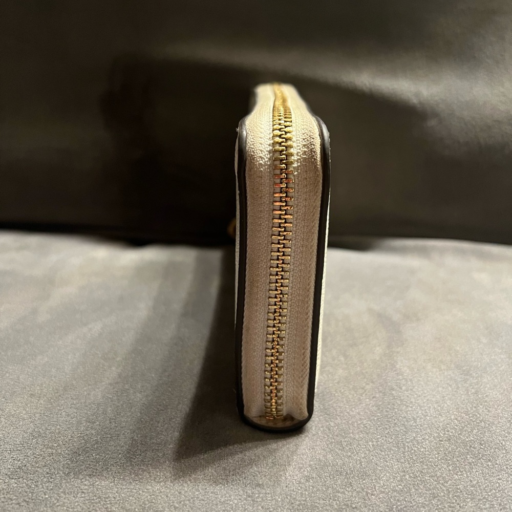 Coach Wallet - Picture 5 of 10